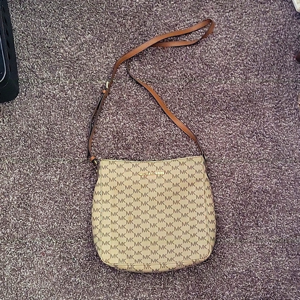 Michael kors crossbows bag